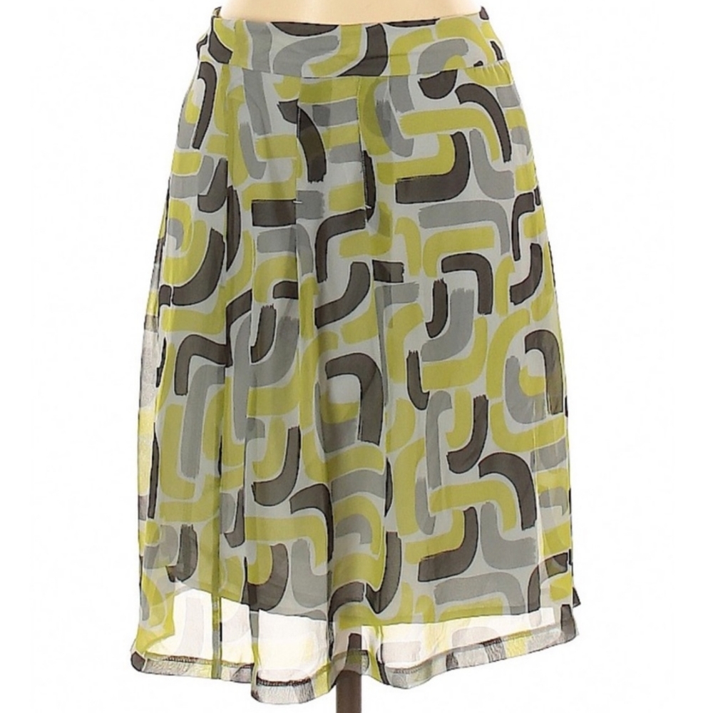 Banana Republic Size 4 Gray & Green Patterned Flowy Skirt